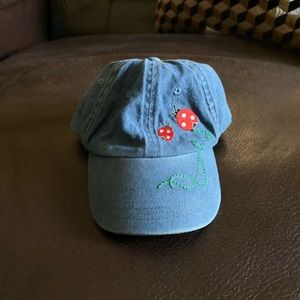 Kid connection hat